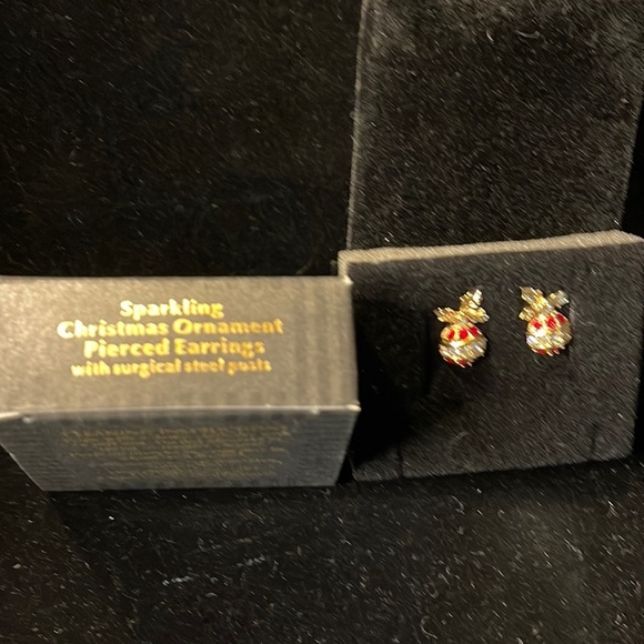 Avon-1992- Vintage Sparkling Christmas Ornament Pierced Earrings - Picture 1 of 4